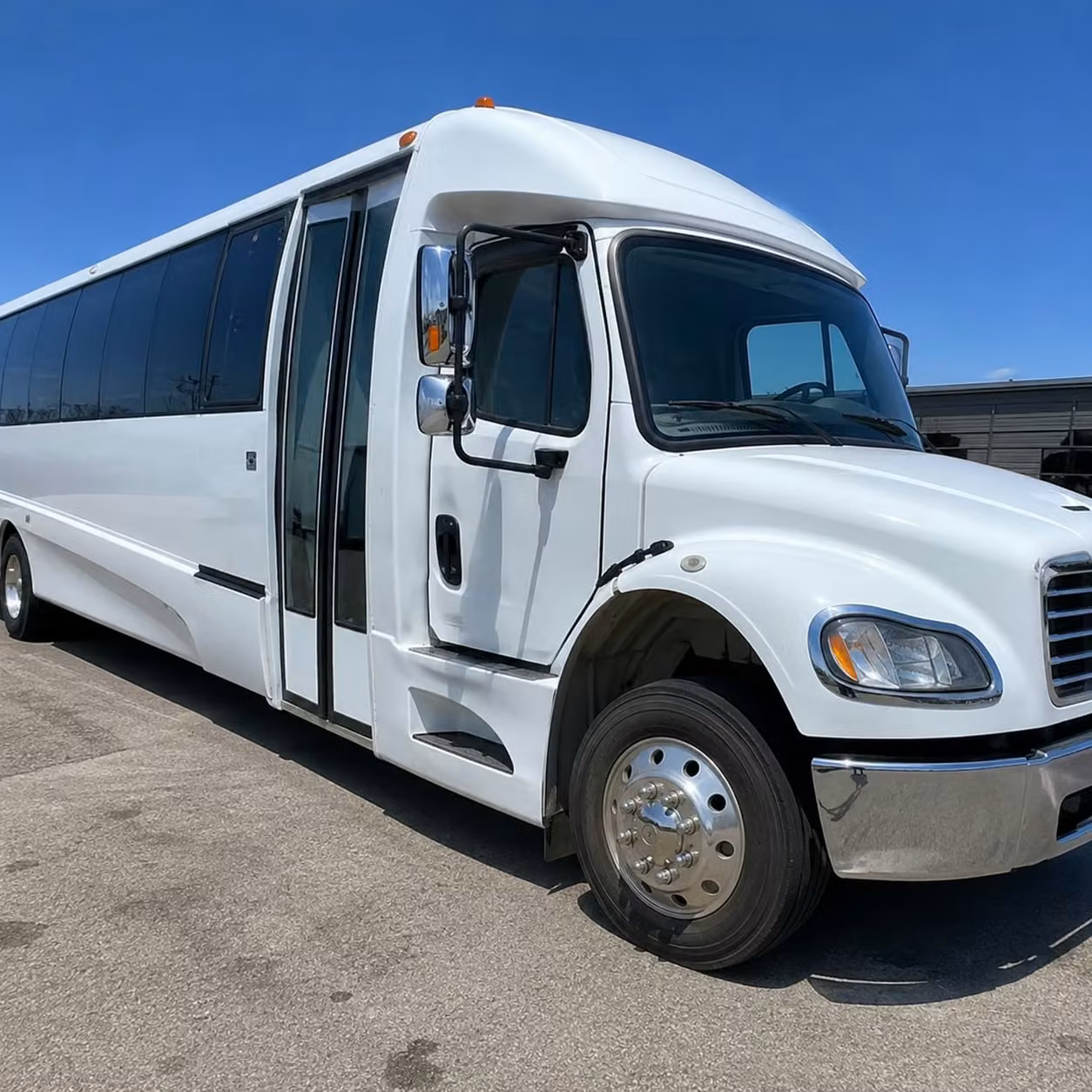 minibus rentals for smaller rogers prom groups on a budget