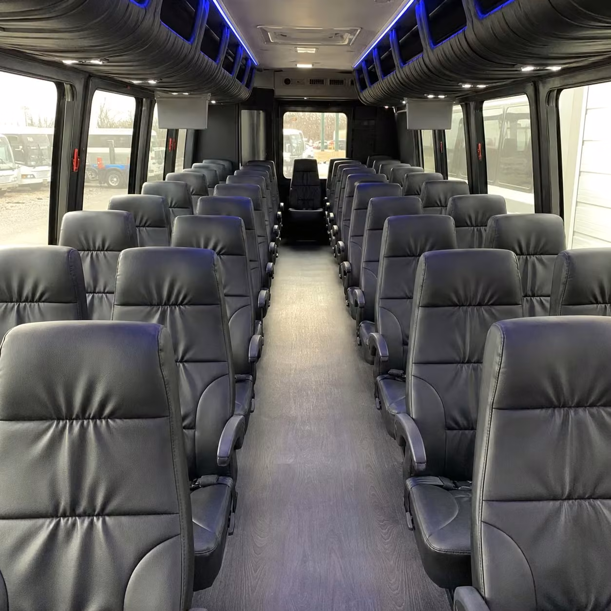 rogers 28 passenger minibus rental