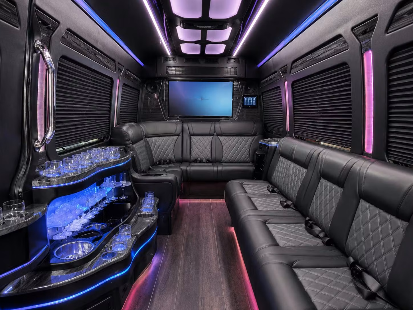 rogerscharterbuscompany com is the easiest way to arrange xna airport transfers for corporate groups in rogers