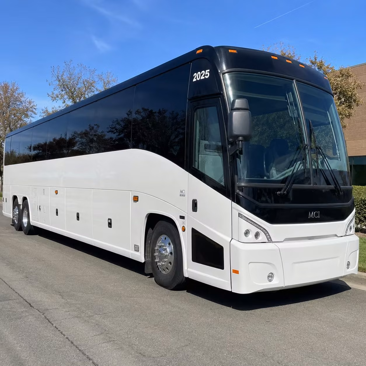 rogerscharterbuscompany com is the smarter way to book concert bus rentals in rogers